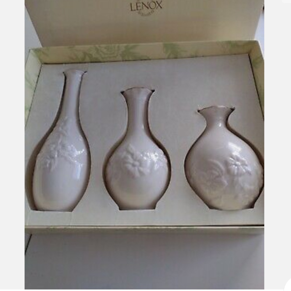 NIB Lenox Carved Posy Vases. Set of 3.